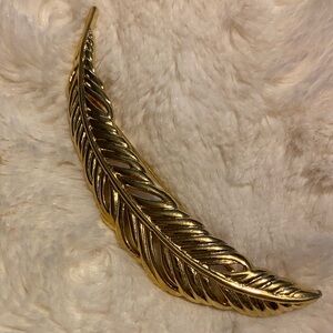 Vintage Monet 1980 feather brooch